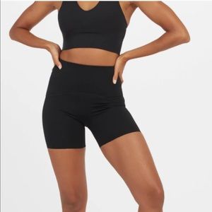 SPANX compression short